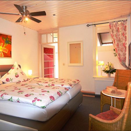 Hotel Herberge Zur Traube Bad Wimpfen Room photo
