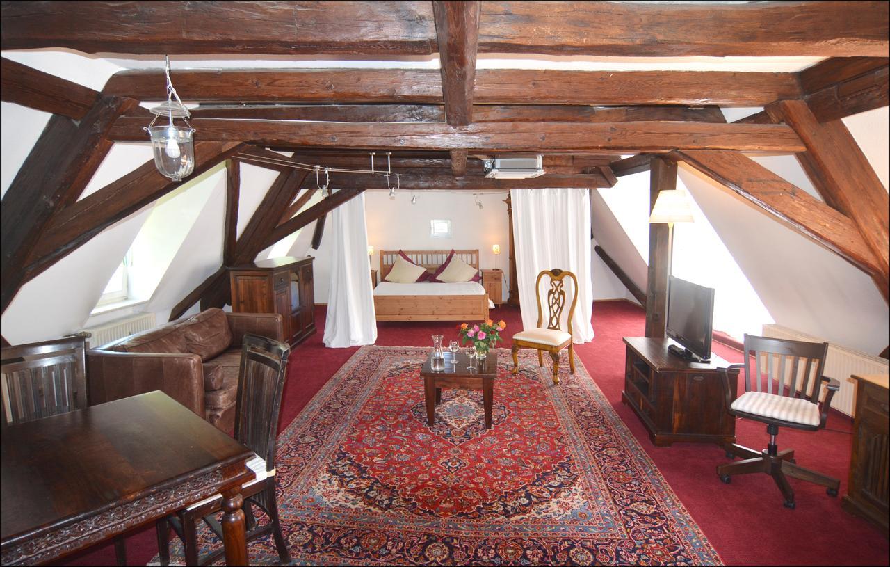 Hotel Herberge Zur Traube Bad Wimpfen Exterior photo